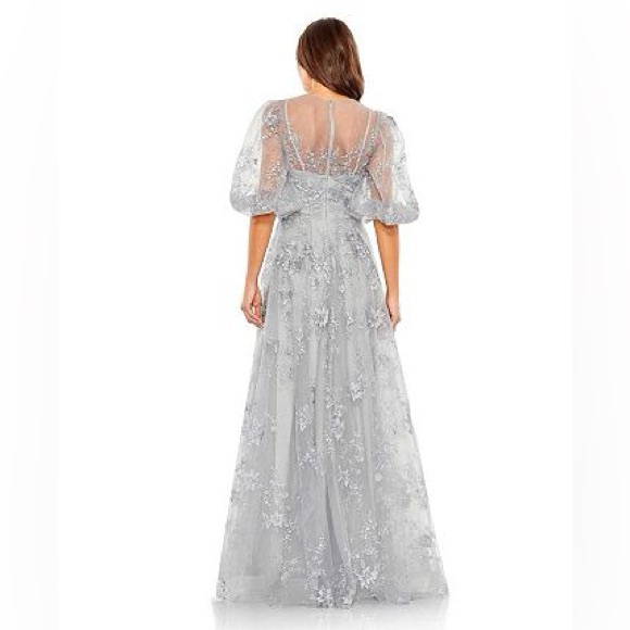 🆕MacDuggal Embroidered Illusion Puff Sleeve Gown|Size 14|$798 Retail|Minor Flaw - Picture 2 of 16
